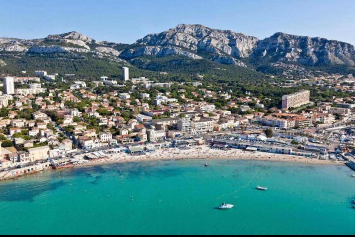 La De La Pointe Rouge * Marseilles