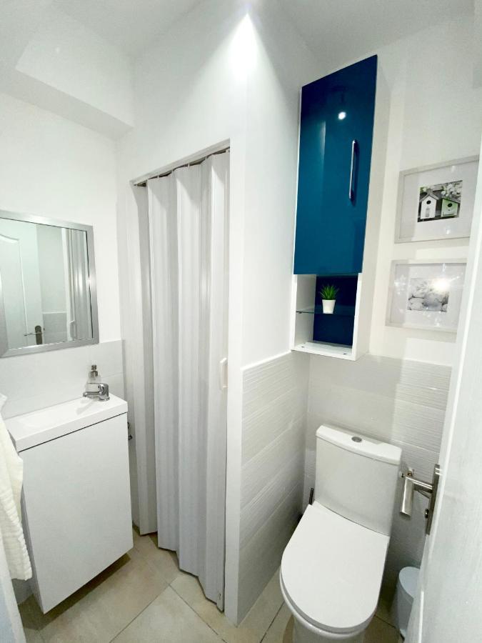 La De La Pointe Rouge Appartement *
